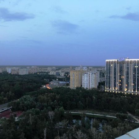 Квартира Парковые Озера Apartment Kiev Bagian luar foto