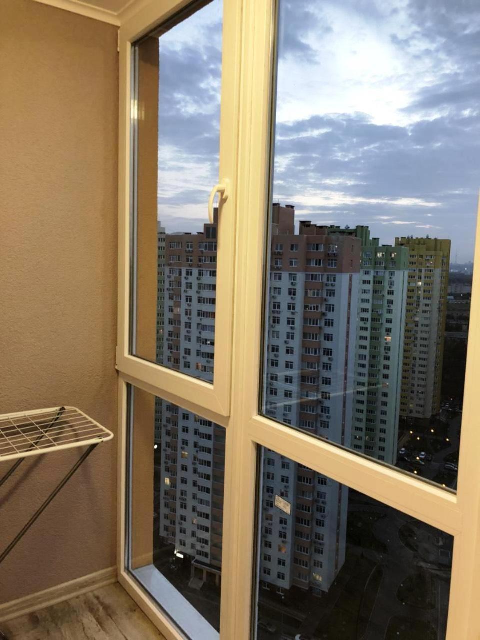 Квартира Парковые Озера Apartment Kiev Bagian luar foto